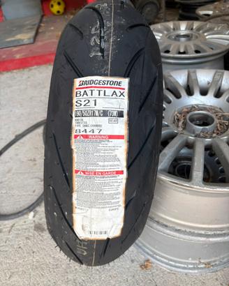 190/50ZR17 BRIDGESTONE BATTLAX S21