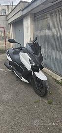 Yamaha XMax 250 anno 2016