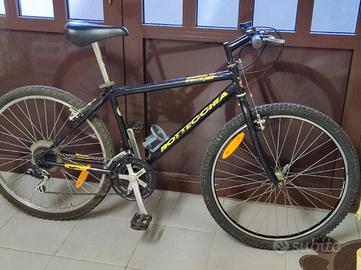 bici bottecchia da 26 nera con scritta gialla