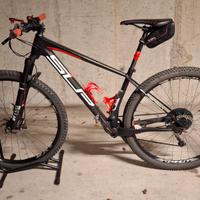 mountain bike mtb front in carbonio marca Superior