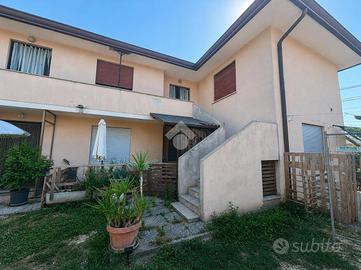 4 LOCALI A CAMPOLONGO MAGGIORE