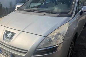 PEUGEOT 5008 1.6 HDi 7 POSTI