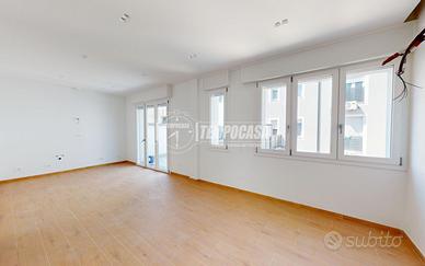 TRILOCALE CON TERRAZZO