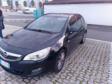 Opel Astra j station wagon sport tourer