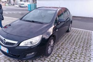 Opel Astra j station wagon sport tourer