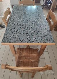 Tavolo in legno + sedie