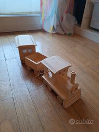 Treno in legno