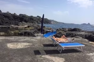 Appartavilla scogliera discesa mare