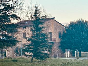 Castro Pisano mq.157 garage cantina