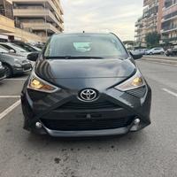 Toyota Aygo 1.0 VVT-i 72 CV 5 porte x-play MMT LED