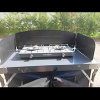 mobiletto da campeggio con fornellino