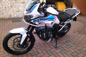 Africa Twin 1100 L ACCCESSORIATA