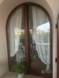 Finestrone ad arco