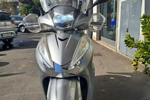 HONDA SH 300 - 03/2018 - GARANZIA 12 MESI