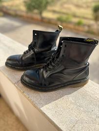 Dr. Martens  nere modello 10072 - numero 42