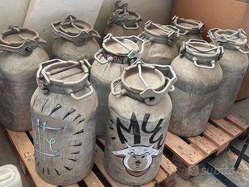 Bidoni contenitori latte vintage