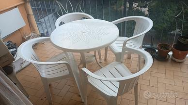 tavolo e sedie