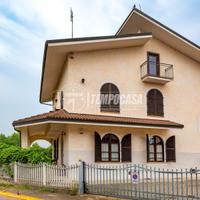 CASA INDIPENDENTE LIBERA SU QUATTRO LATI!!!