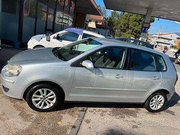 VW Polo 1.4 benzina/gpl colore argento