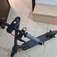 Monopattino Xiaomi Electric Scooter 4 Pro