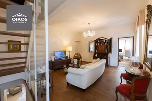 Casa indipendente di 190 m² con più di 5 locali a 