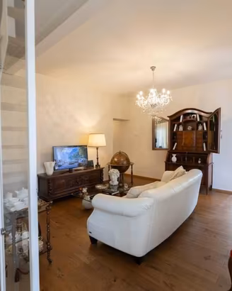 Casa indipendente di 190 m² con più di 5 locali a 