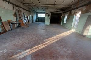 Ampio deposito 180 mq + garage singoli e doppio -