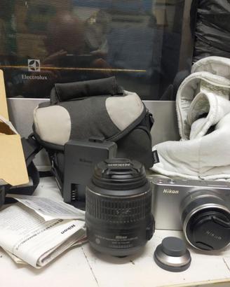 Compatta Nikon Nital j1