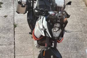 KTM ADVENTUR. R  1090