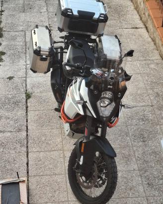 KTM ADVENTUR. R  1090