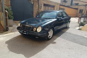 Mercedes classe E w210 270 cdi del 2000
