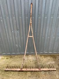 Rastrello in legno vintage