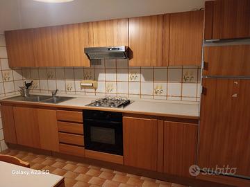 cucina completa di elttromestici