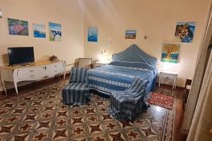 Appartamento zona centro fronte villa