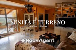 Palazzo / Stabile di 385 m² con più di 5 locali a 