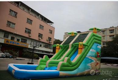 Scivolo Acquatico Gonfiabile con piscina 