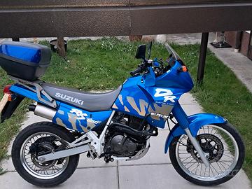 SUZUKI DR 650 RS