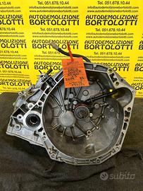 DACIA DUSTER cambio manuale usato K9KU8