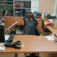 Scrivania da ufficio in legno