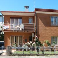 Manuela trilocale 5 pax piano terra vicino centro