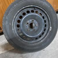 N. 04 Cerchi 16'' in ferro completi di penumatici