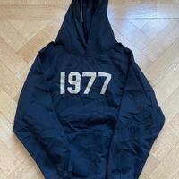Felpa Essentials Fear of God (FOG) "1977" - Nera