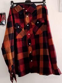 Camicia a scacchi rossi, arancione e blu 