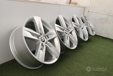 Cerchi in lega Seat Leon 17 ORIGINALI 5F0601025T