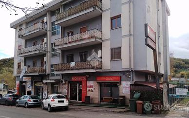 3 LOCALI A CASTROLIBERO