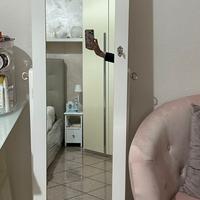 specchio con contenitore malling