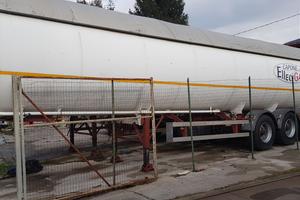 N.2  cisterna ADR trasporto GPL.