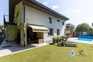 Villa di 341 m² con più di 5 locali e box auto dop