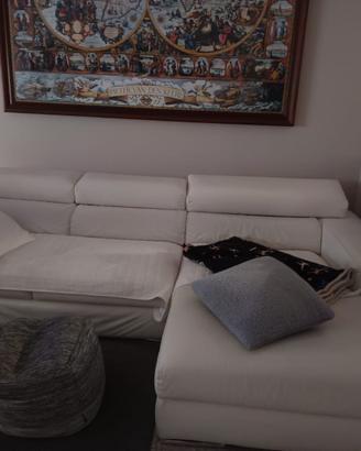 Divano in finta pelle bianco