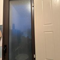 Porte i alluminio come nuove